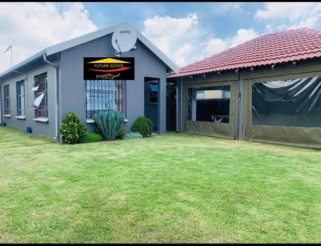 3 BEDROOM HOUSE FOR SALE IN FLEURHOF